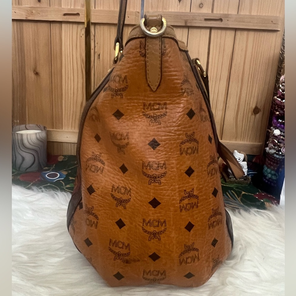 MCM Tan and Burgundy Logo Tote - Picture 5 of 15